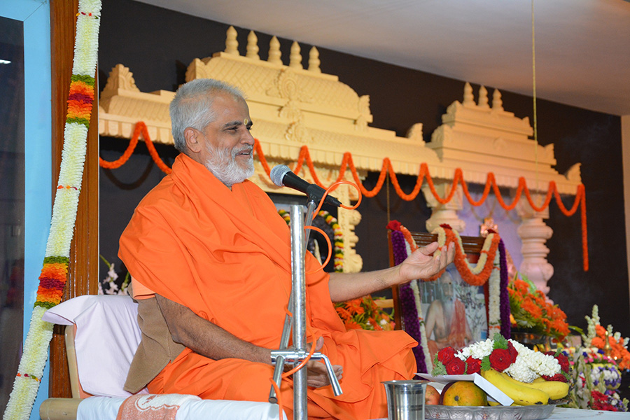 Guru Charitre Swami Brahmananda Satsang