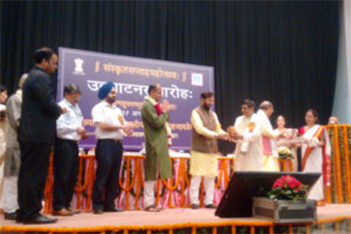 Mahadevan receives Awards